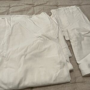 Pottery Barn duvet size queen with shams white